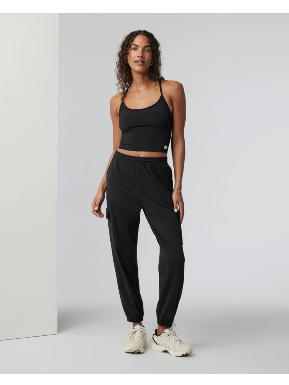 Vuori boyfriend cargo joggers